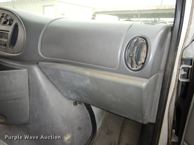 image for item DA1372 1998 Ford Econoline  E250 van
