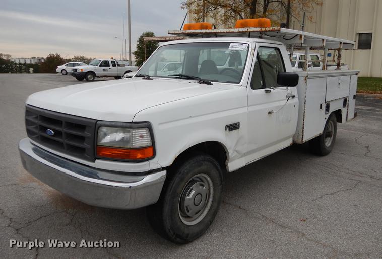 image for item DA1373 1995 Ford F250 Super Duty utility bed truck