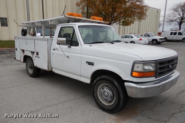 image for item DA1373 1995 Ford F250 Super Duty utility bed truck