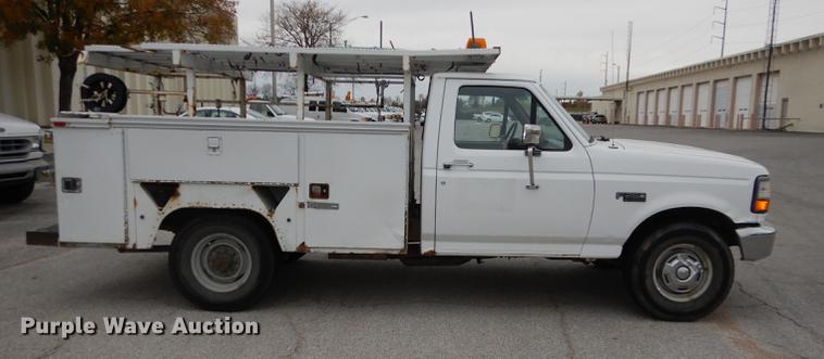 image for item DA1373 1995 Ford F250 Super Duty utility bed truck
