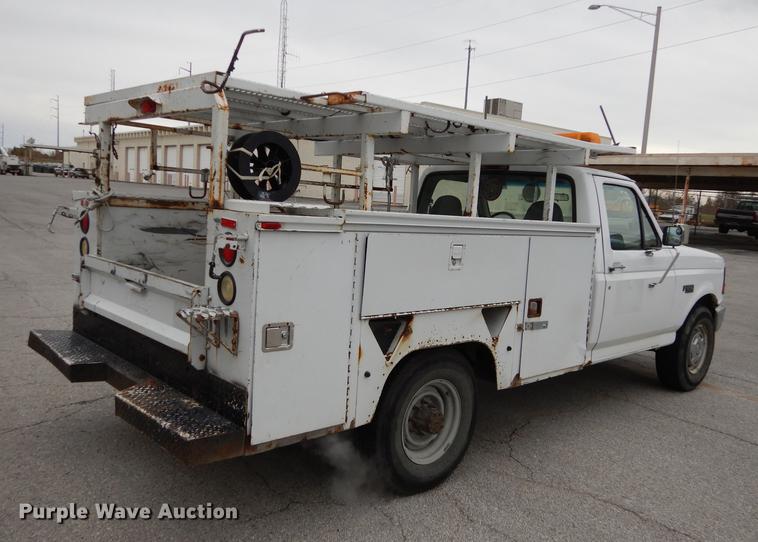 image for item DA1373 1995 Ford F250 Super Duty utility bed truck