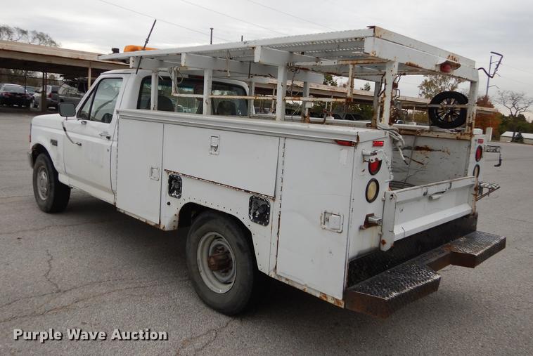 image for item DA1373 1995 Ford F250 Super Duty utility bed truck