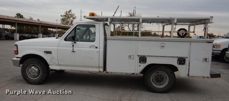 image for item DA1373 1995 Ford F250 Super Duty utility bed truck