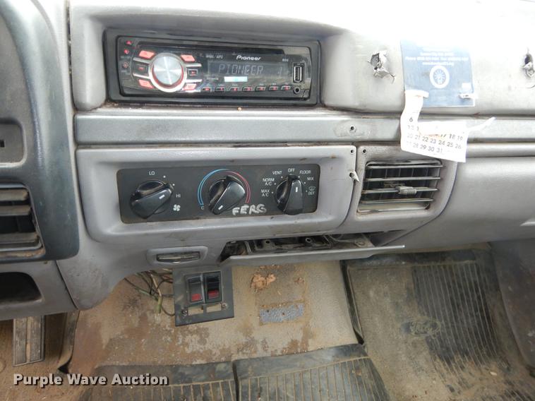 image for item DA1373 1995 Ford F250 Super Duty utility bed truck