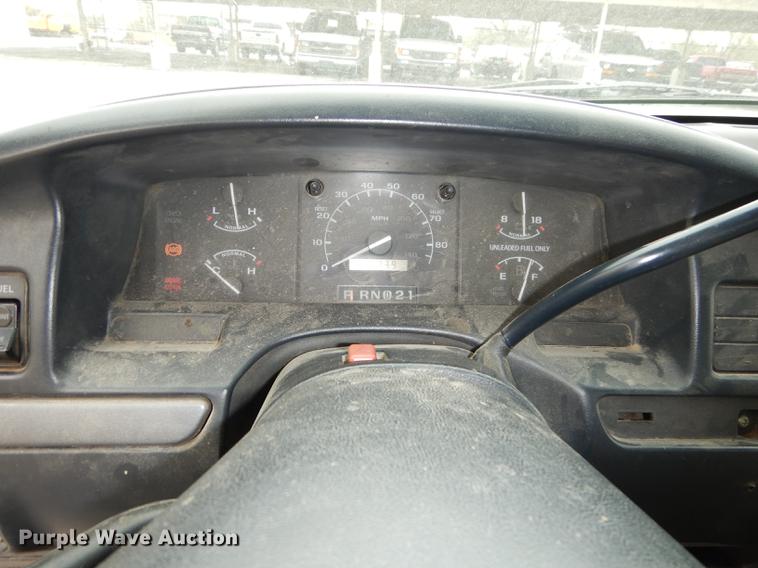 image for item DA1373 1995 Ford F250 Super Duty utility bed truck