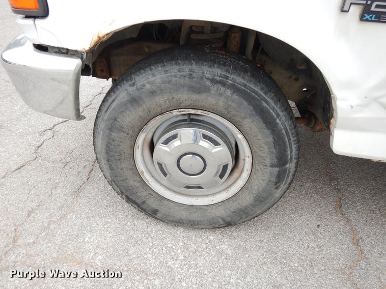 image for item DA1373 1995 Ford F250 Super Duty utility bed truck