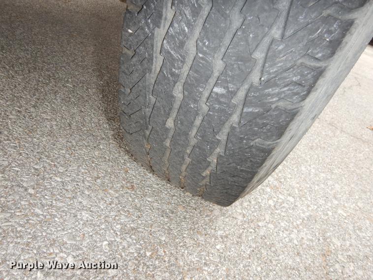 image for item DA1373 1995 Ford F250 Super Duty utility bed truck