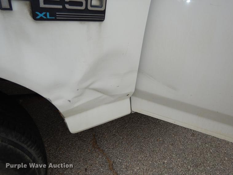 image for item DA1373 1995 Ford F250 Super Duty utility bed truck