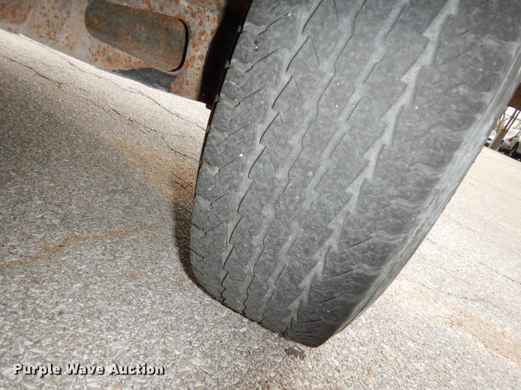 image for item DA1373 1995 Ford F250 Super Duty utility bed truck