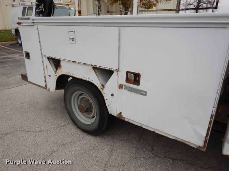 image for item DA1373 1995 Ford F250 Super Duty utility bed truck