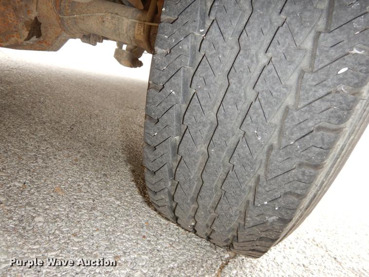 image for item DA1373 1995 Ford F250 Super Duty utility bed truck