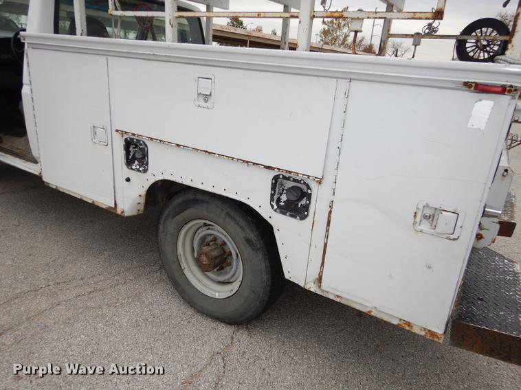 image for item DA1373 1995 Ford F250 Super Duty utility bed truck