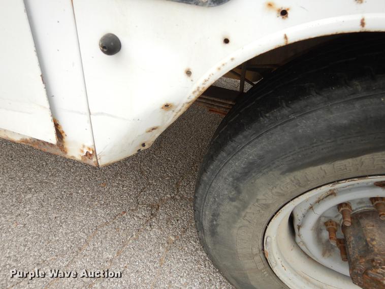 image for item DA1373 1995 Ford F250 Super Duty utility bed truck