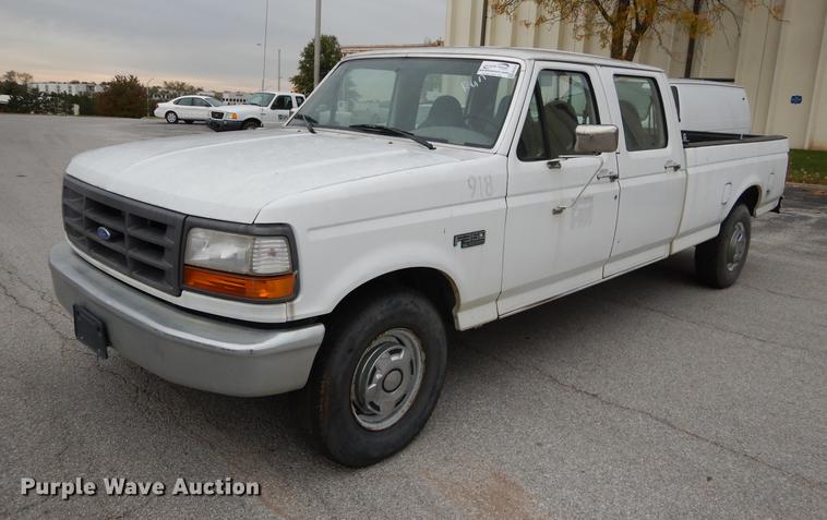 image for item DA1374 1995 Ford F350 Super Duty Crew Cab pickup truck