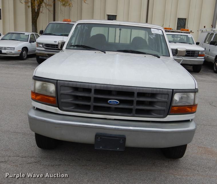 image for item DA1374 1995 Ford F350 Super Duty Crew Cab pickup truck