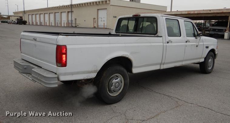image for item DA1374 1995 Ford F350 Super Duty Crew Cab pickup truck