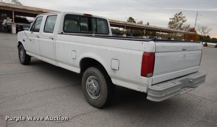 image for item DA1374 1995 Ford F350 Super Duty Crew Cab pickup truck