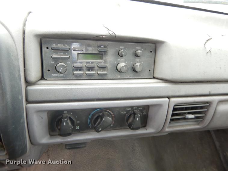 image for item DA1374 1995 Ford F350 Super Duty Crew Cab pickup truck