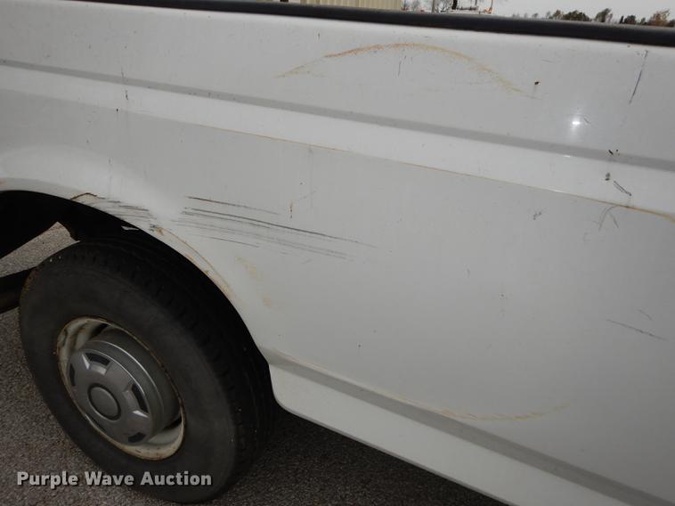 image for item DA1374 1995 Ford F350 Super Duty Crew Cab pickup truck