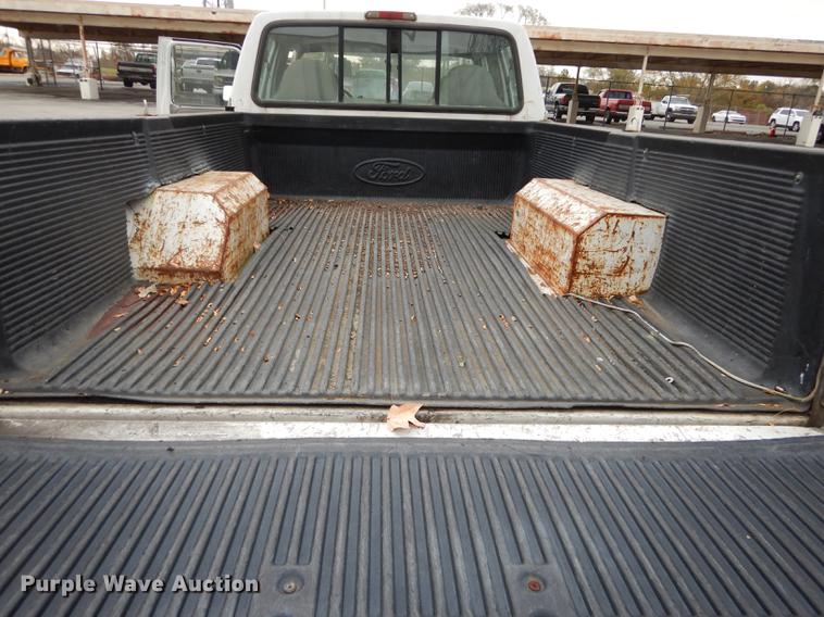 image for item DA1374 1995 Ford F350 Super Duty Crew Cab pickup truck