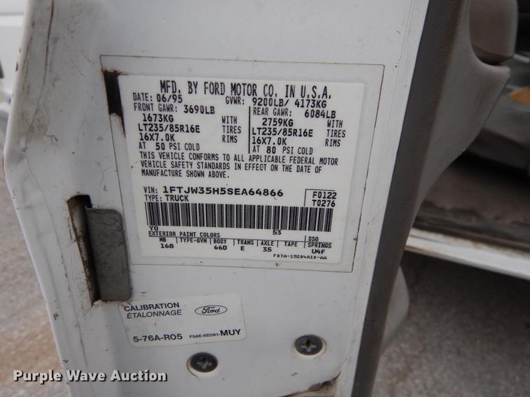 image for item DA1374 1995 Ford F350 Super Duty Crew Cab pickup truck