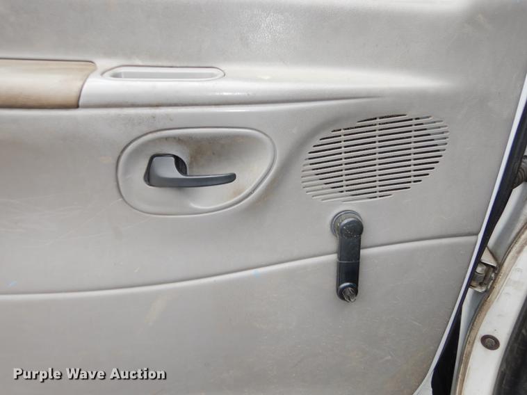 image for item DA1375 2001 Ford Econoline E250 van