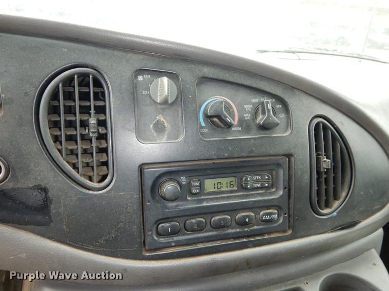 image for item DA1375 2001 Ford Econoline E250 van