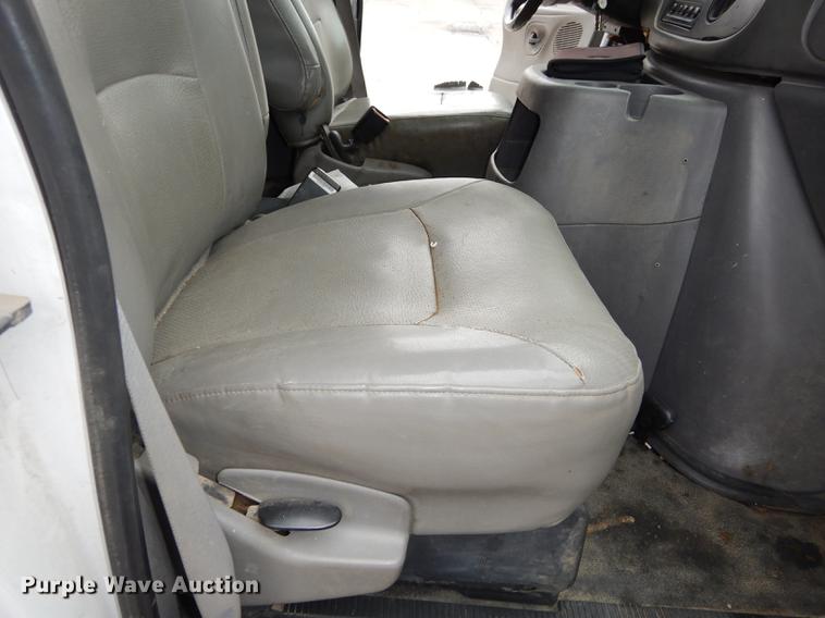 image for item DA1375 2001 Ford Econoline E250 van