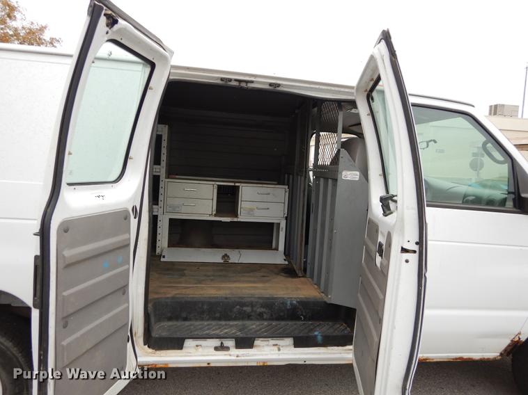 image for item DA1375 2001 Ford Econoline E250 van