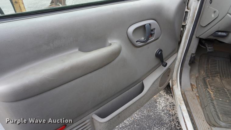 image for item DA1379 2000 Chevrolet C2500 pickup truck