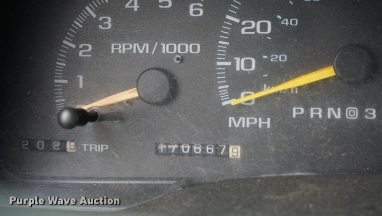 image for item DA1379 2000 Chevrolet C2500 pickup truck