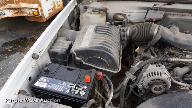 image for item DA1379 2000 Chevrolet C2500 pickup truck