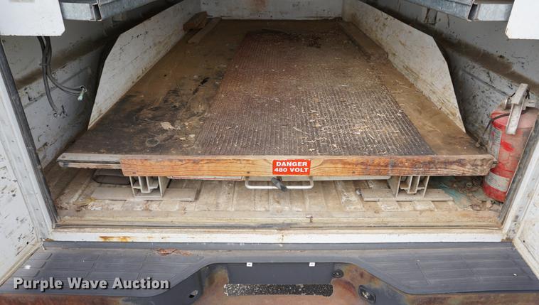 image for item DA1379 2000 Chevrolet C2500 pickup truck