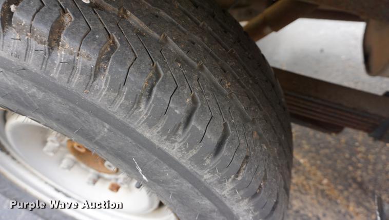 image for item DA1379 2000 Chevrolet C2500 pickup truck