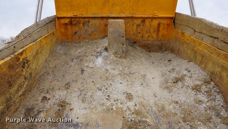 image for item DA1380 1989 Chevrolet Kodiak dump truck