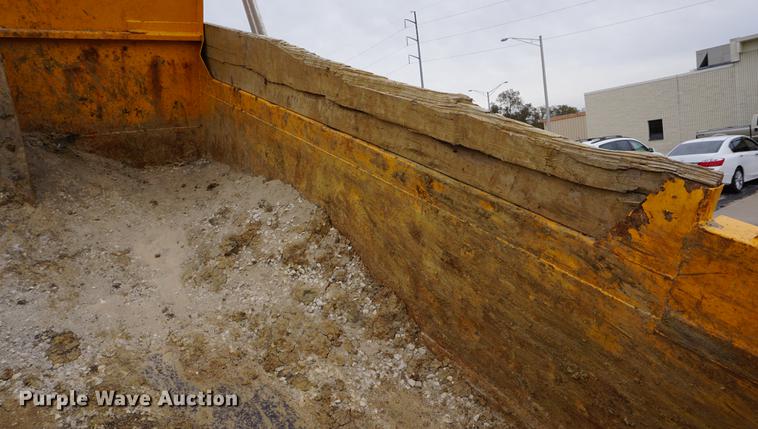 image for item DA1380 1989 Chevrolet Kodiak dump truck