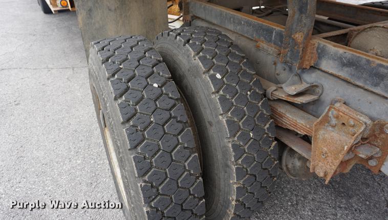 image for item DA1380 1989 Chevrolet Kodiak dump truck