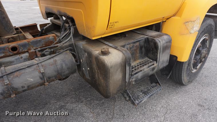 image for item DA1380 1989 Chevrolet Kodiak dump truck