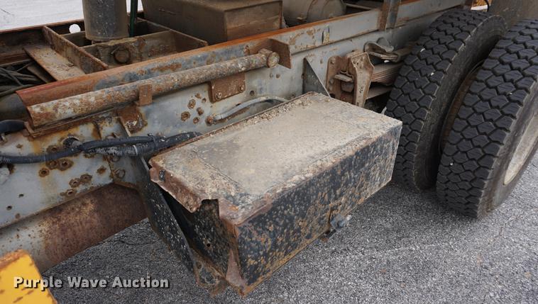 image for item DA1380 1989 Chevrolet Kodiak dump truck