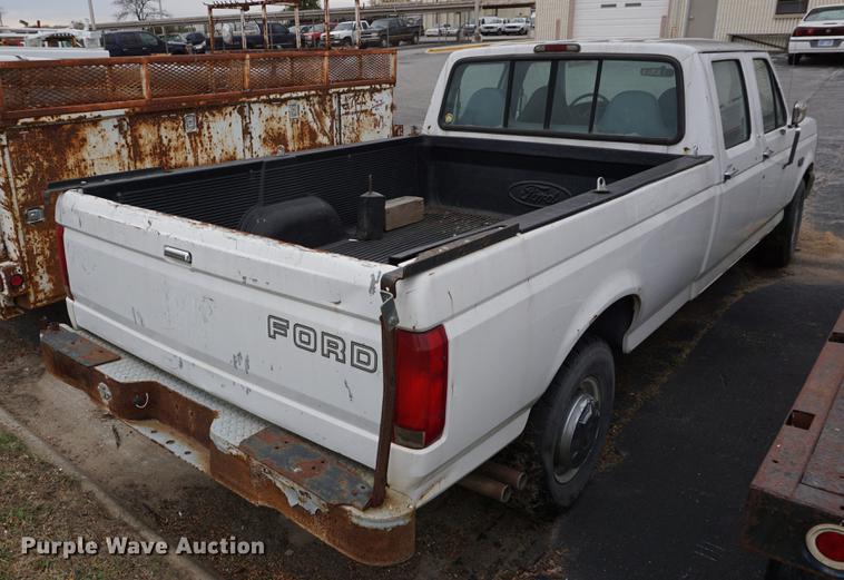 image for item DA1382 1995 Ford F350 Super Duty Crew Cab pickup truck