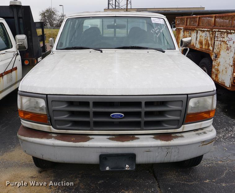 image for item DA1382 1995 Ford F350 Super Duty Crew Cab pickup truck