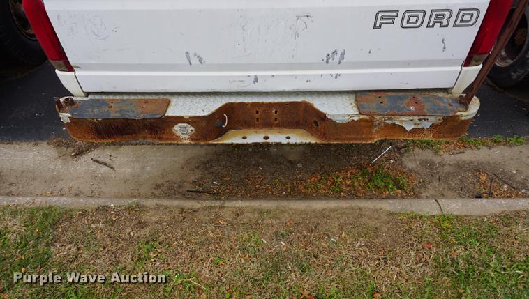 image for item DA1382 1995 Ford F350 Super Duty Crew Cab pickup truck