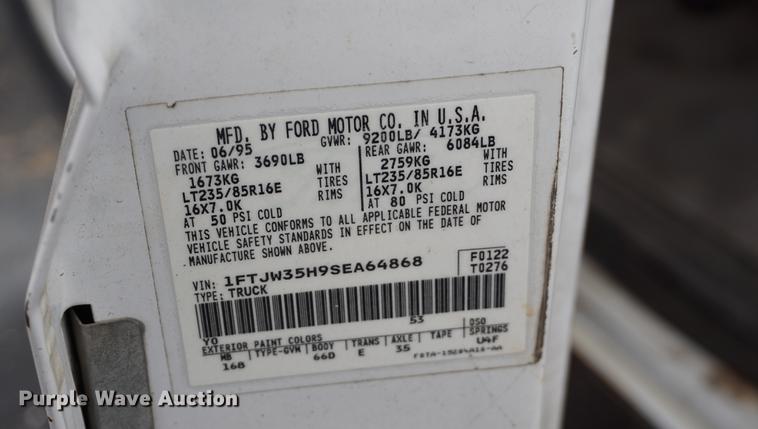 image for item DA1382 1995 Ford F350 Super Duty Crew Cab pickup truck