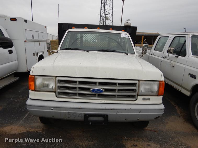 image for item DA1384 1989 Ford F350 Super Duty flatbed pickup truck