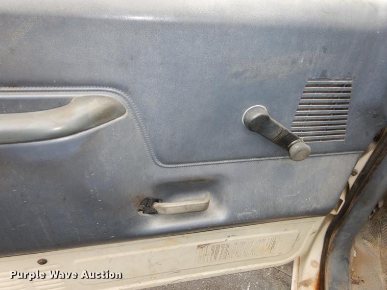 image for item DA1384 1989 Ford F350 Super Duty flatbed pickup truck