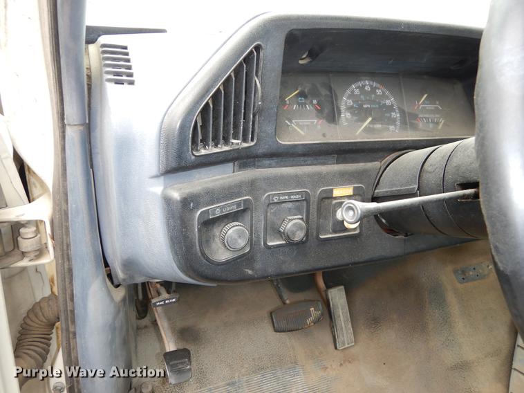 image for item DA1384 1989 Ford F350 Super Duty flatbed pickup truck