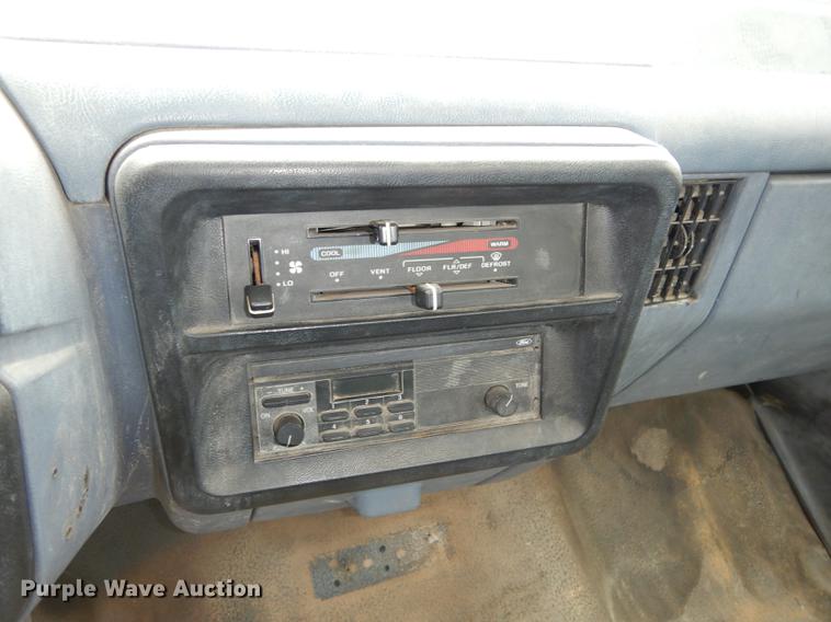 image for item DA1384 1989 Ford F350 Super Duty flatbed pickup truck