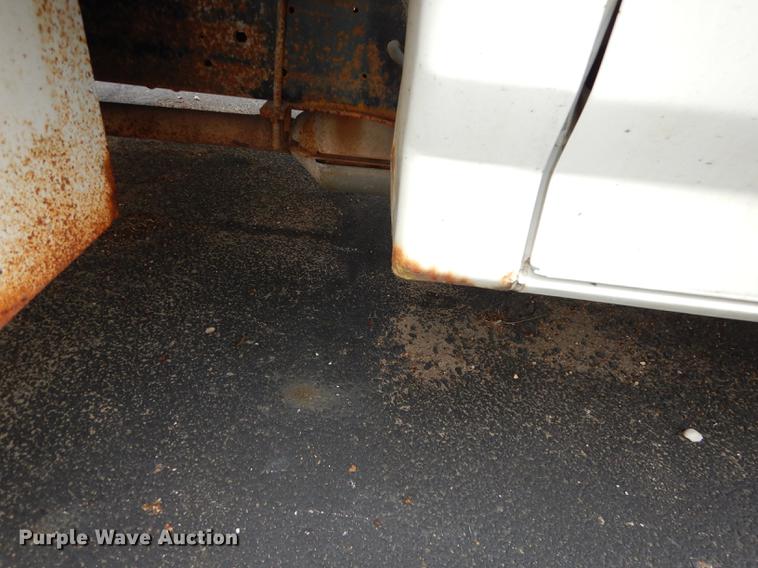 image for item DA1384 1989 Ford F350 Super Duty flatbed pickup truck