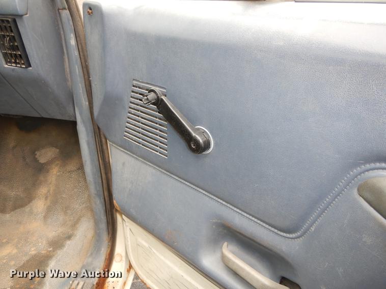 image for item DA1384 1989 Ford F350 Super Duty flatbed pickup truck