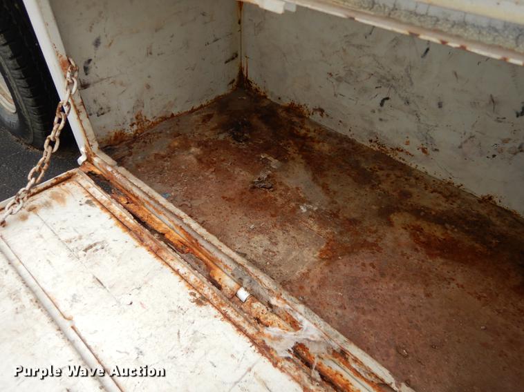 image for item DA1384 1989 Ford F350 Super Duty flatbed pickup truck